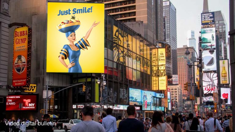 ARMANDO TESTA PORTA IL SORRISO DI CHIQUITA SULLE STRADE AMERICANE